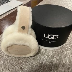 Ugg Bluetooth earmuffs NWT